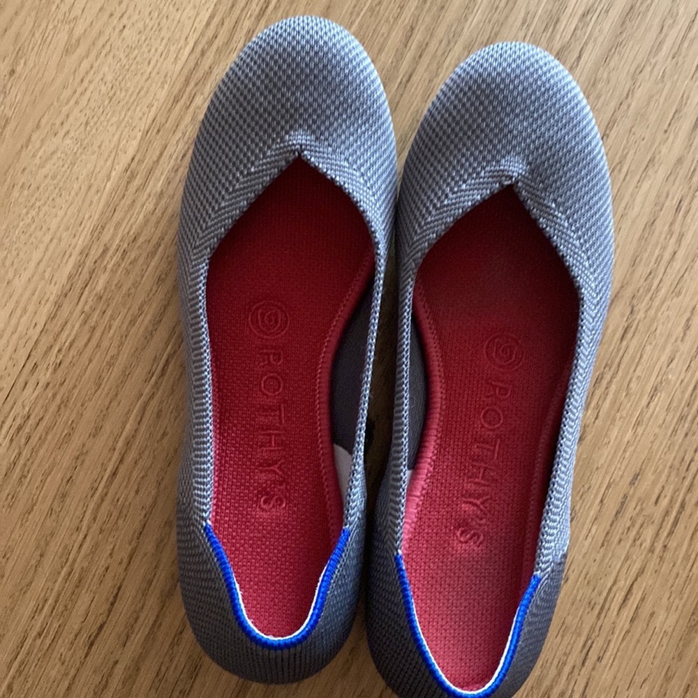 !! SOLD!! 🚨🌟🌟Rothys! - Picture 1 of 8